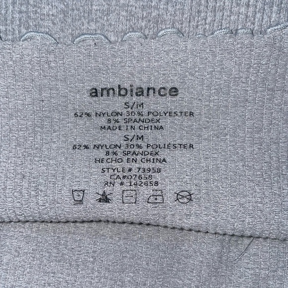 Cute ruffled, v neck tank top with adjustable straps (semi cropped) - Picture 2 of 3